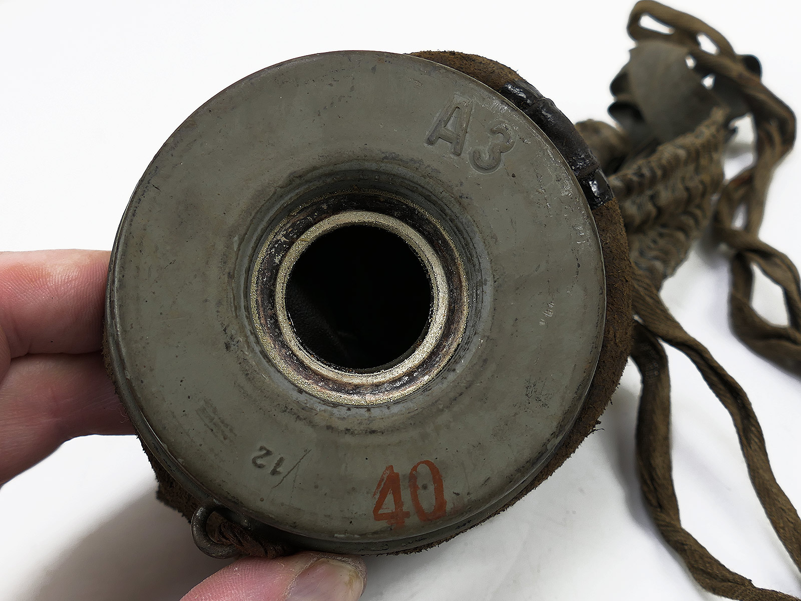 WK1 Original Leder Gasmaske M17 + Filter in Original Bereitschaftsbüchse COLLECTION BATTLE WORN