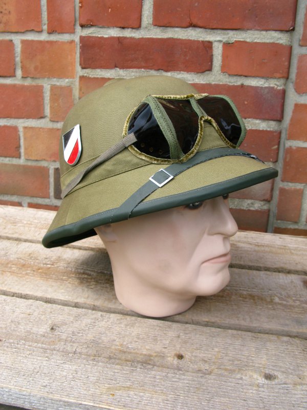 5285-4 Tropenhelm Afrikakorps Wehrmacht DAK mit Staubschutzbrille