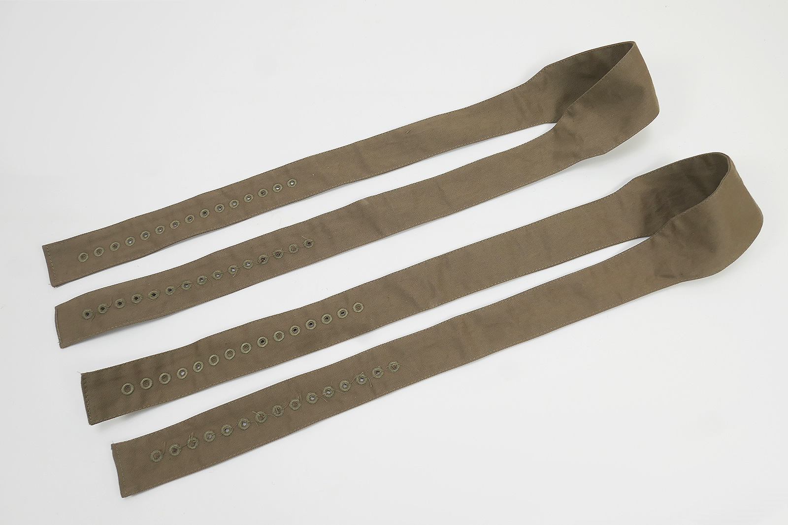 P1550227 Koppeltragehilfe Koppelhakenträger für die Uniformjacke 1x Paar Für M36 und M40 Bluse