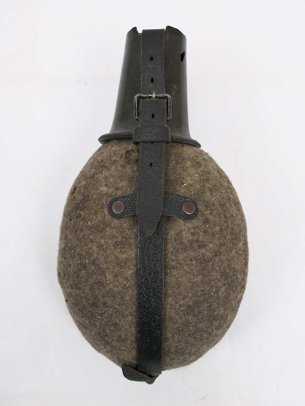 P1202440 Wehrmacht Feldflasche Stahl rot lackiert späte Ausführung aus Sammlung