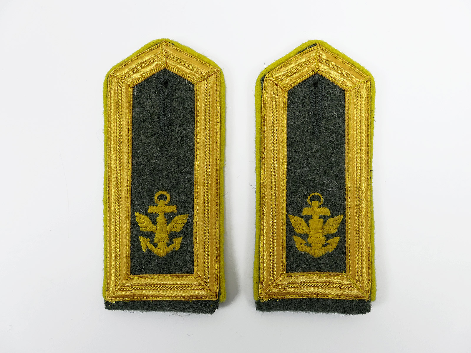 Wehrmacht Abzeichen Schulterstücke Schulterklappen Küstenartillerie feldgrau Oberfeldwebel