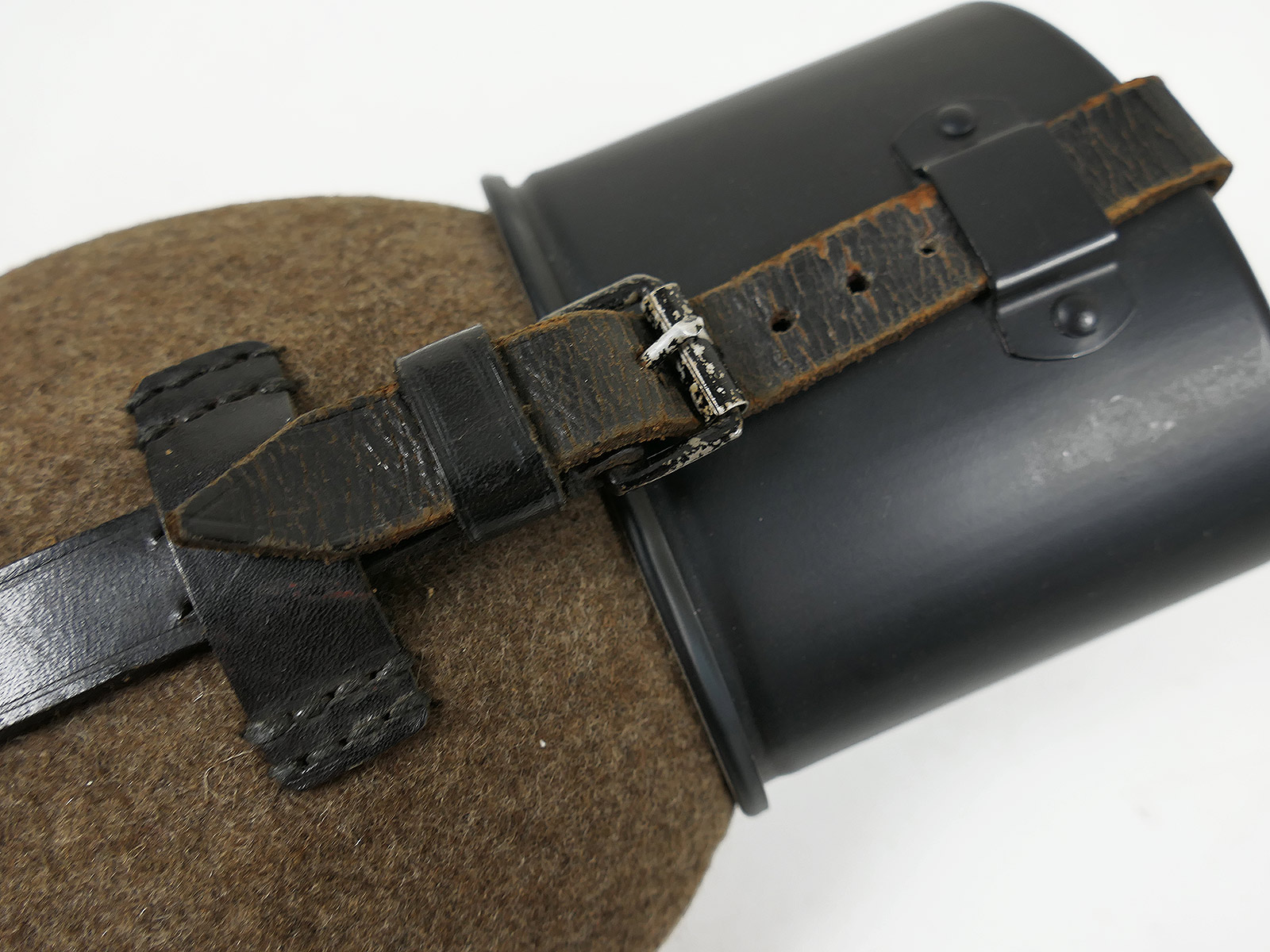 Wehrmacht Feldflasche SKN39 mit Alu Becher COLLECTION BATTLE WORN
