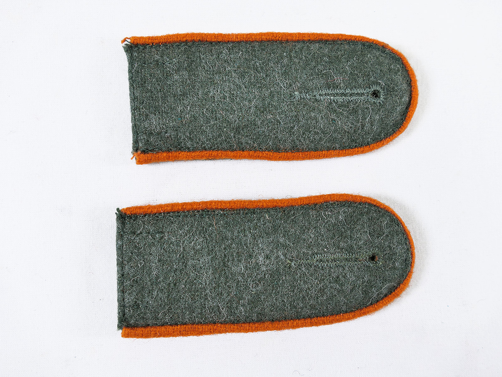 1x Paar Schulterklappen M40 Feldbluse Feldgendarmerie Mannschaften