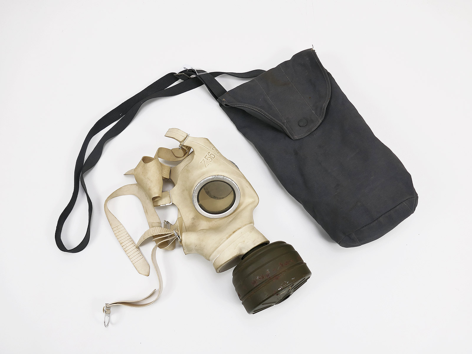 Zvilschutzmaske Z56 Gasmaske mit Filter u. Tasche Gasmaskenbeutel LW wie FJ