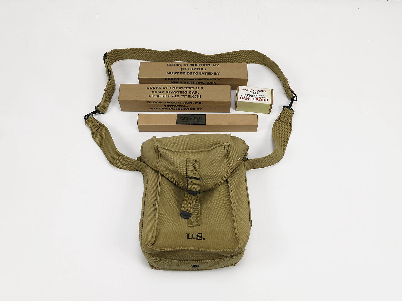 US ARMY WW2 M1 Universal Bag Ammo Pouch Tasche Munitionstasche mit Pionier Deko Spreng Inhalt BATTLE WORN