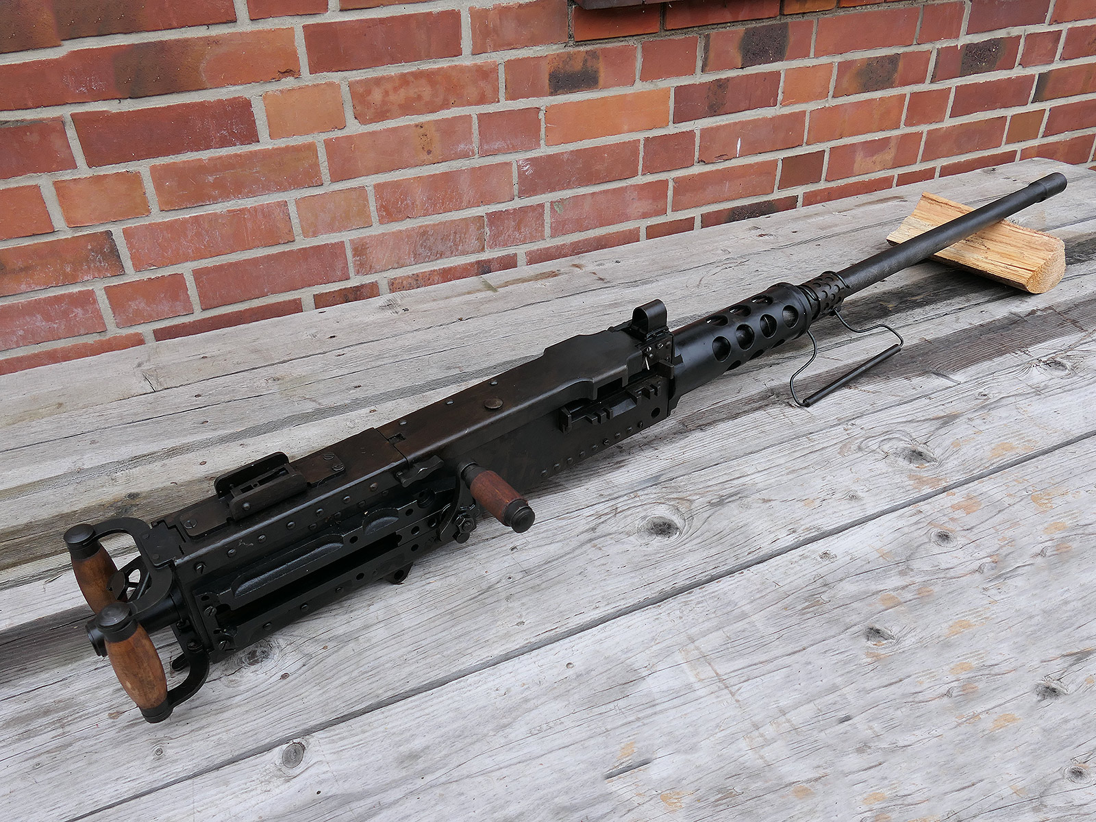 #A Browning Machine Gun MG Cal. 50 M2 Jeep Lafette Tripod - Modell - 1:1 Metall Nachbau Lauf zerlegbar