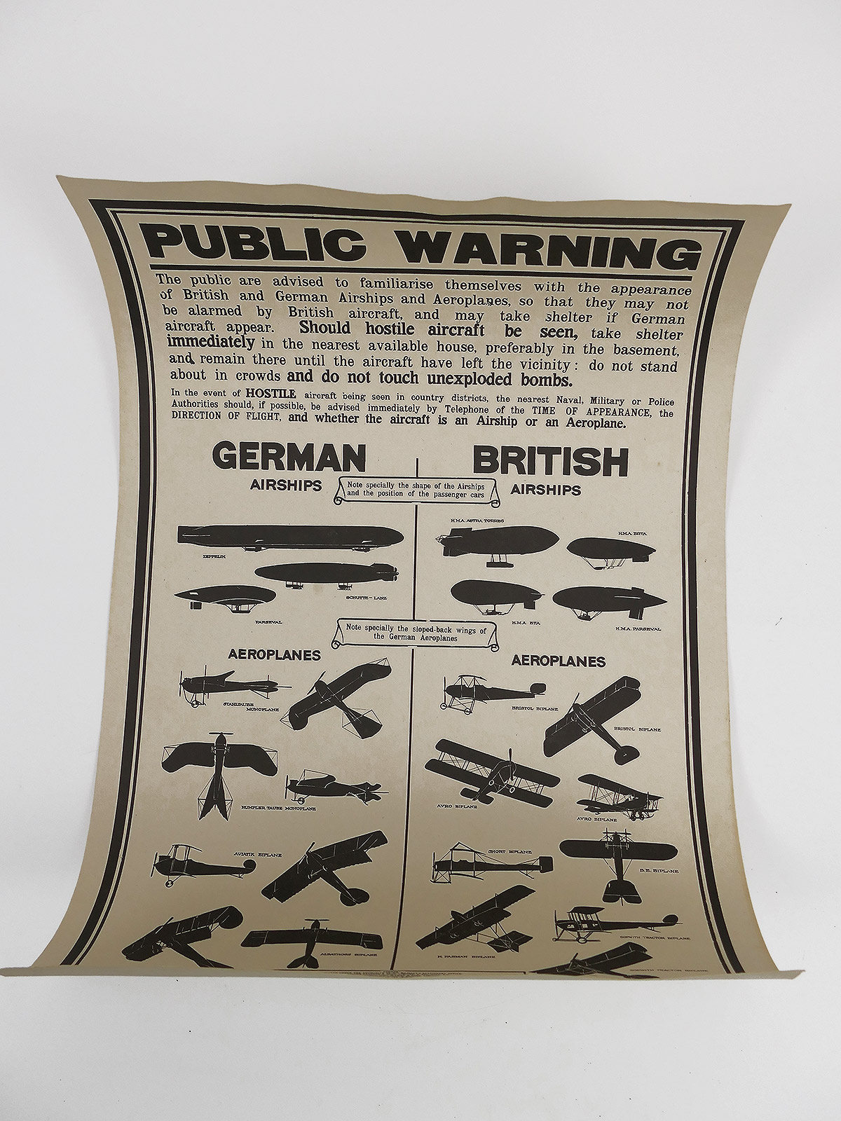 Aushang Public Warning German & British Airships 1915 Plakat mit britischen und deutschen Flugzeugen
