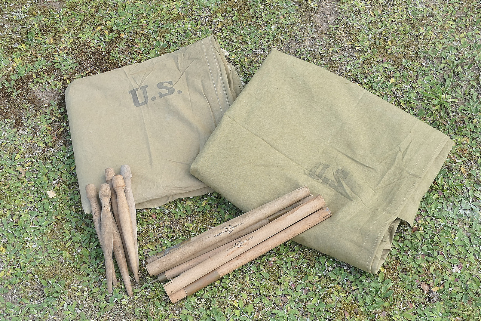 #2 US Zelt 2x Zeltbahn shelter Zeltplane tent half 1942 + 2x Stangen 7x Holzpflöcke - Zweimannzelt