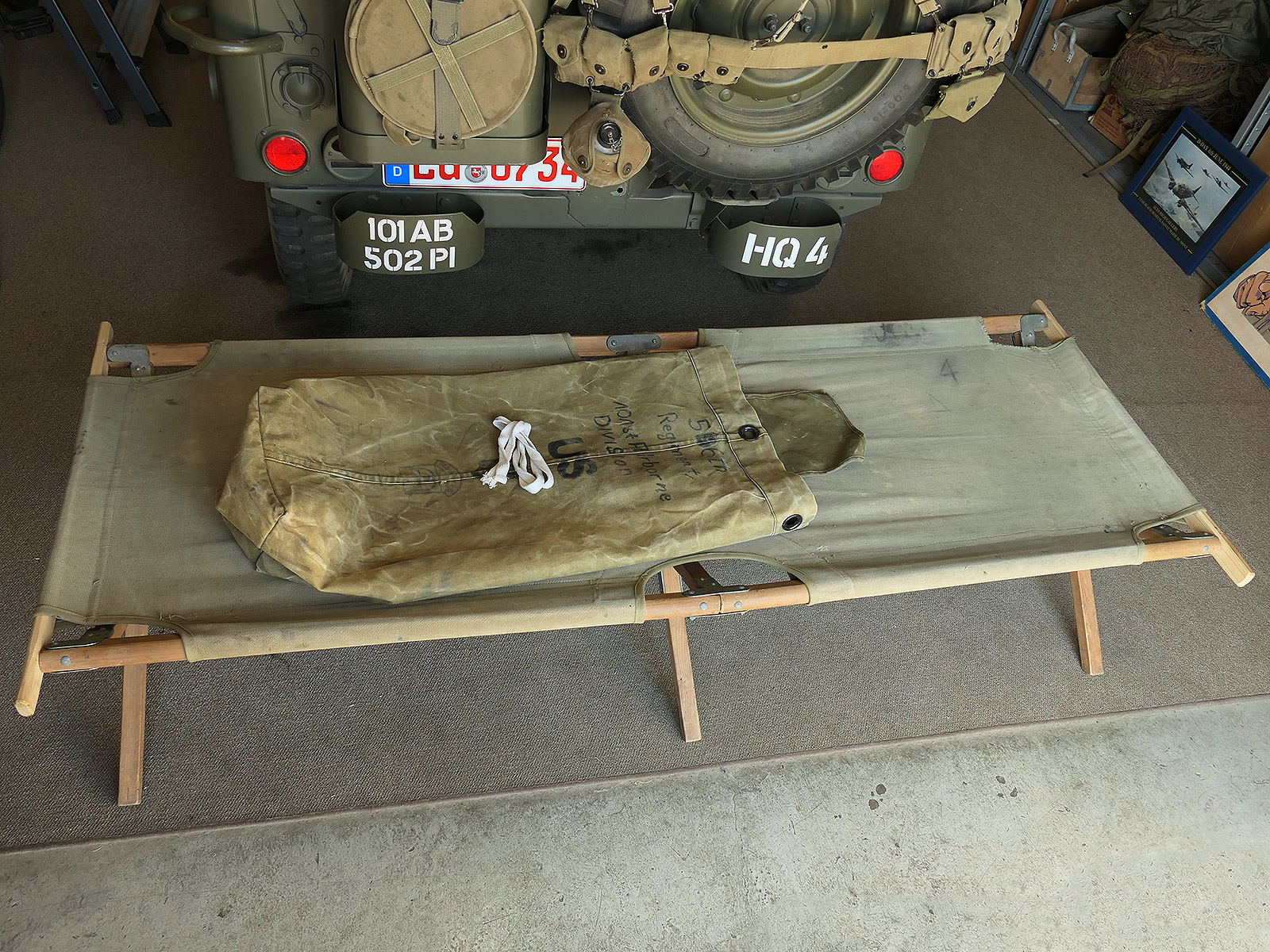 Feldbett / Holz Klappbett Type wie US WW2 Reenactment / Camp komplett mit Transportsack