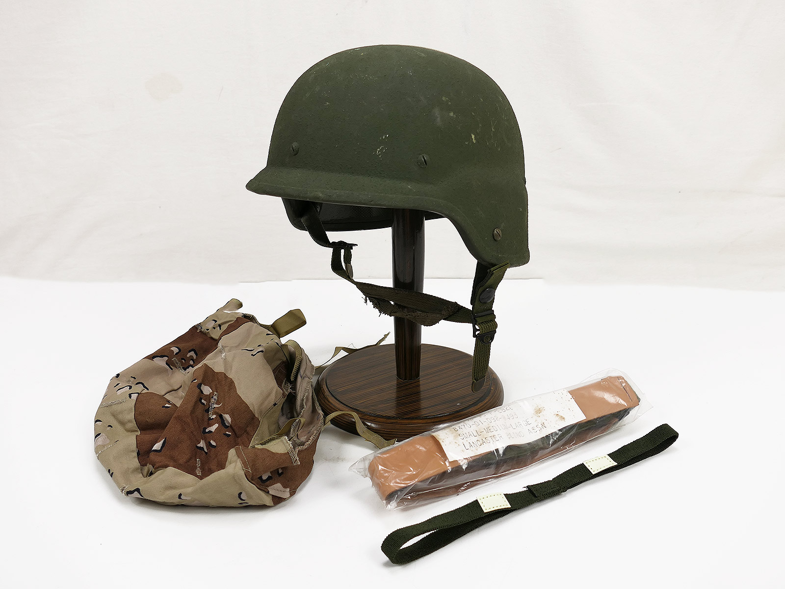 #72 Nato PASGT Gefechtshelm Infantry Combat Helm Gr. M mit US Desert Helmbezug