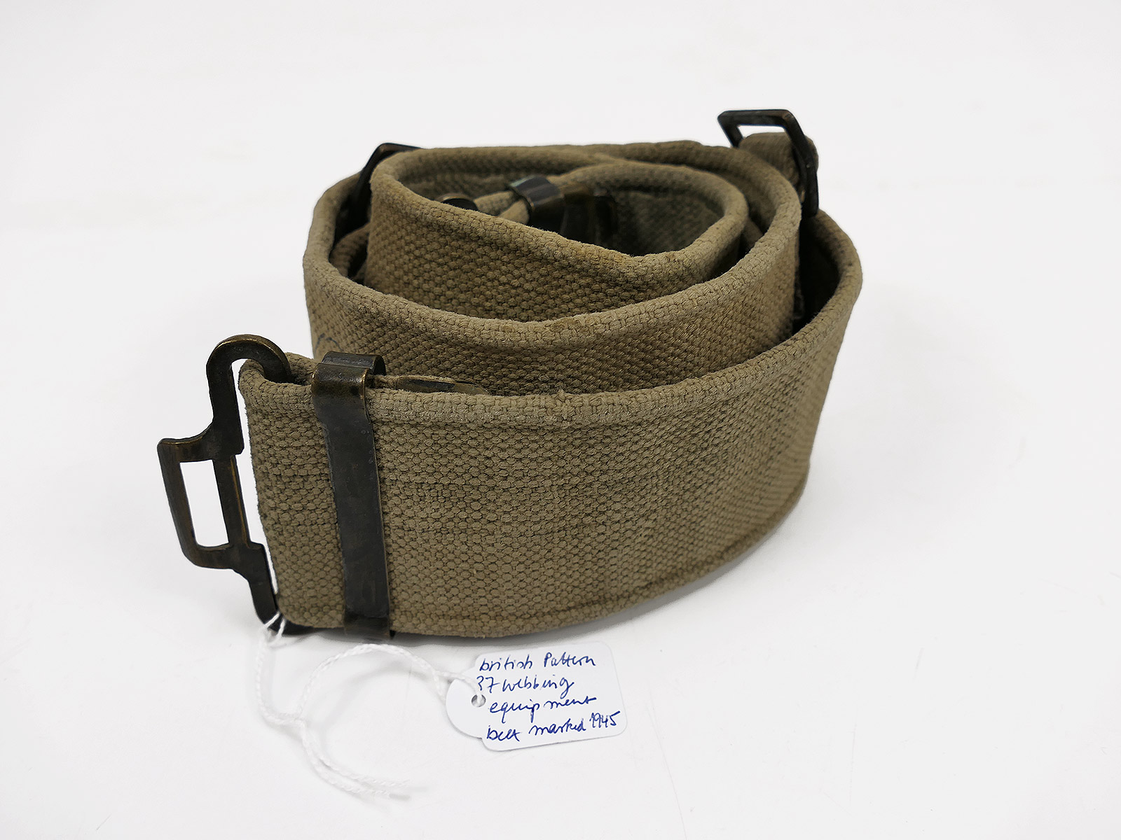 Original British Army WW2 Koppel Webbing Belt 1937 Pattern ca. 115cm 1945 datiert COLLECTION BATTLE WORN