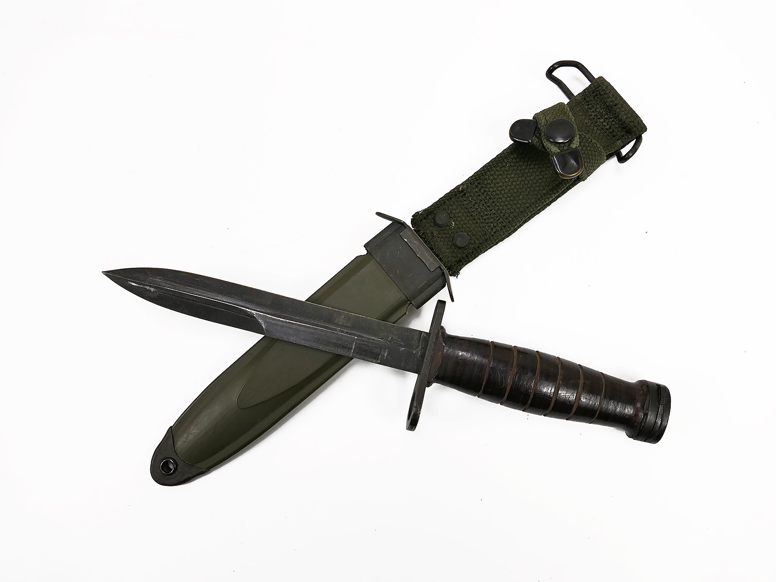 Original US Army WW2 M4 CASE Kampfmesser mit Scheide M8A1 P.W.H. / Collection BATTLE WORN