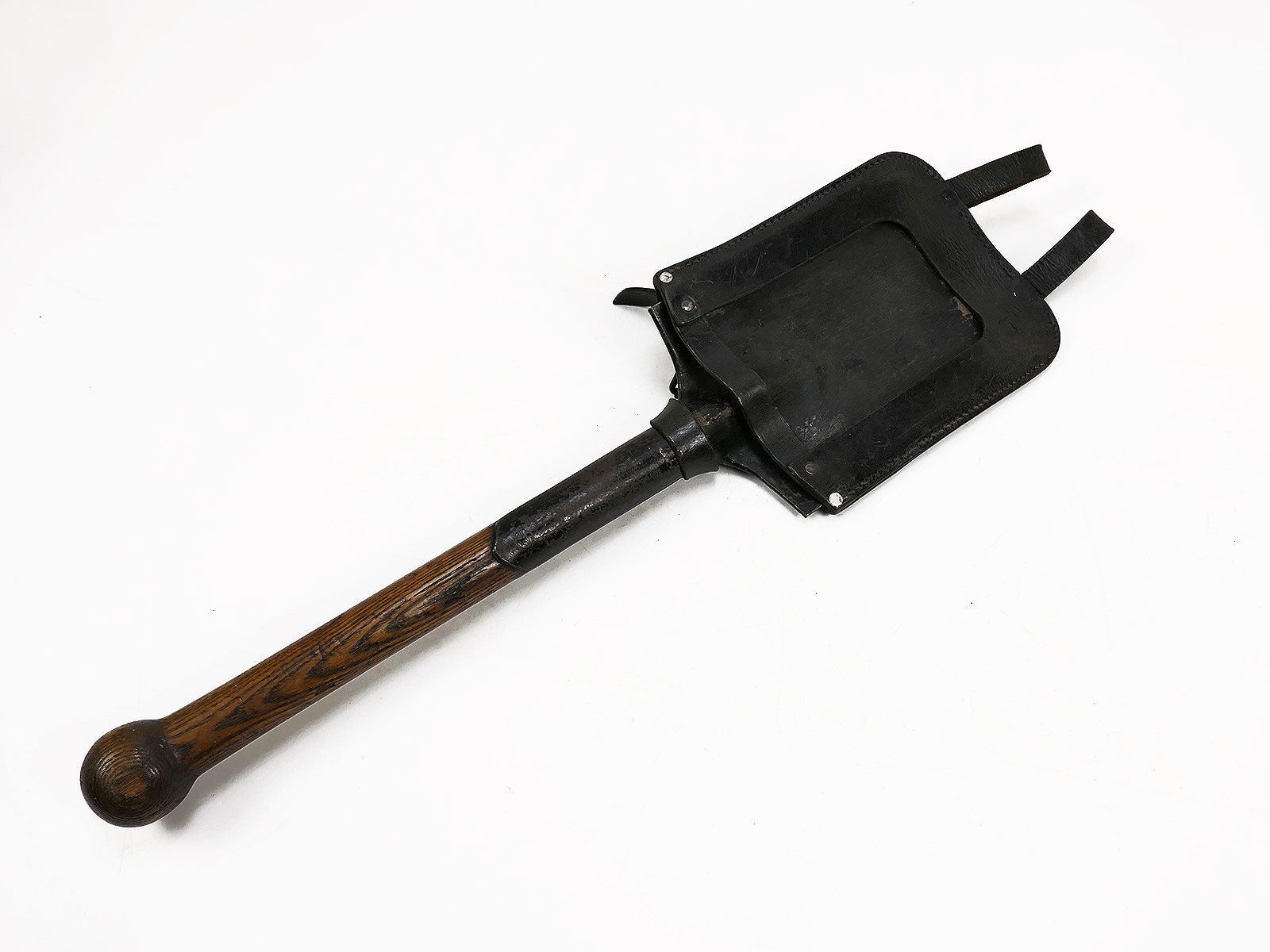 Antiker Infanterie Spaten mit Stempelung in Ledertasche / Spatentasche COLLECTION
