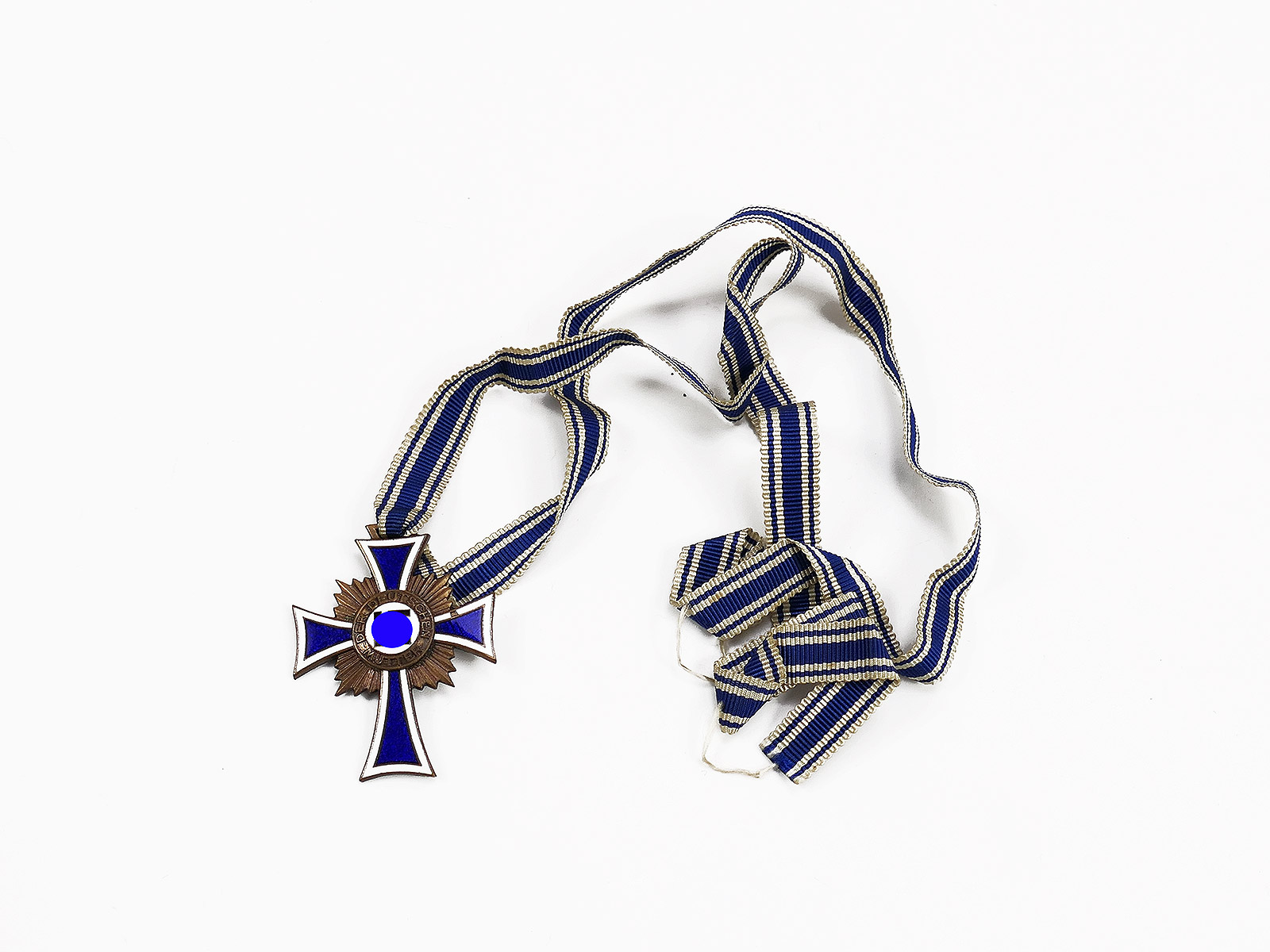 Ehrenkreuz der Deutschen Mutter / Mutterkreuz 2. Modell Bronze am langen offenen Band 