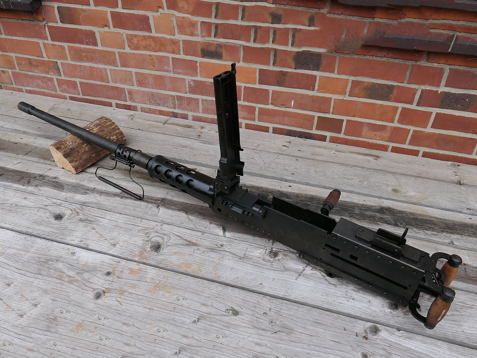 #A Browning Machine Gun MG Cal. 50 M2 Jeep Lafette Tripod - Modell - 1:1 Metall Nachbau Lauf zerlegbar