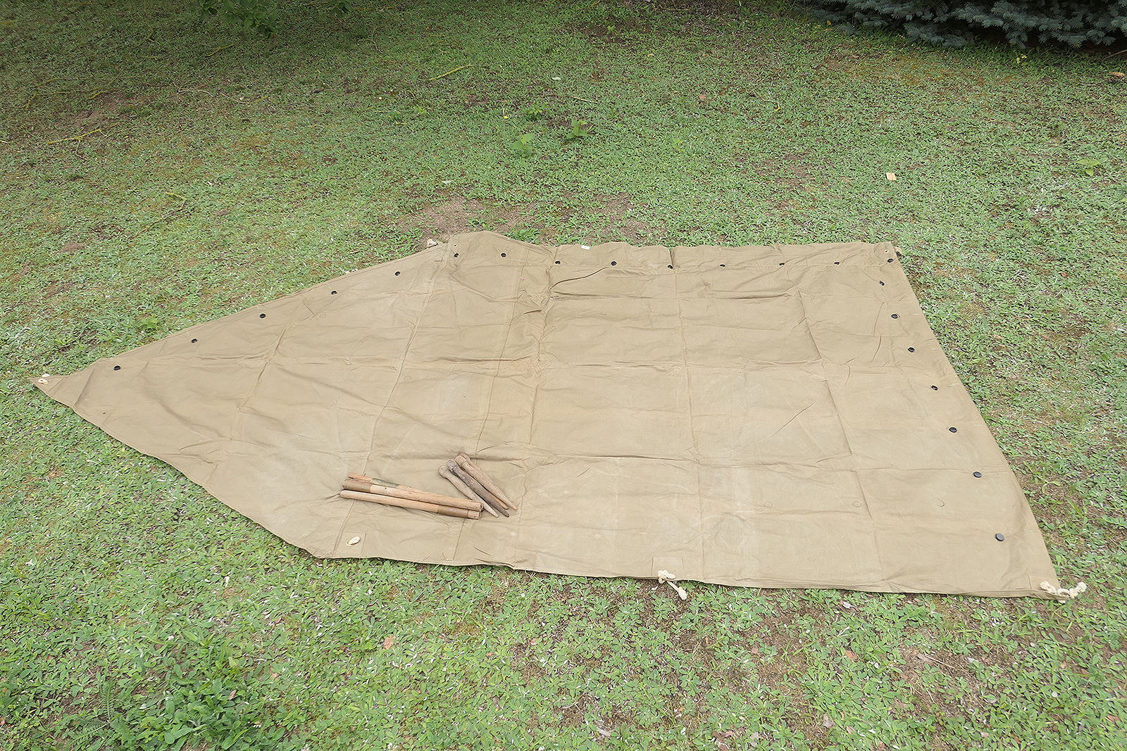 #3 US Zeltbahn shelter Zeltplane tent half + 5x Holzpflöcke