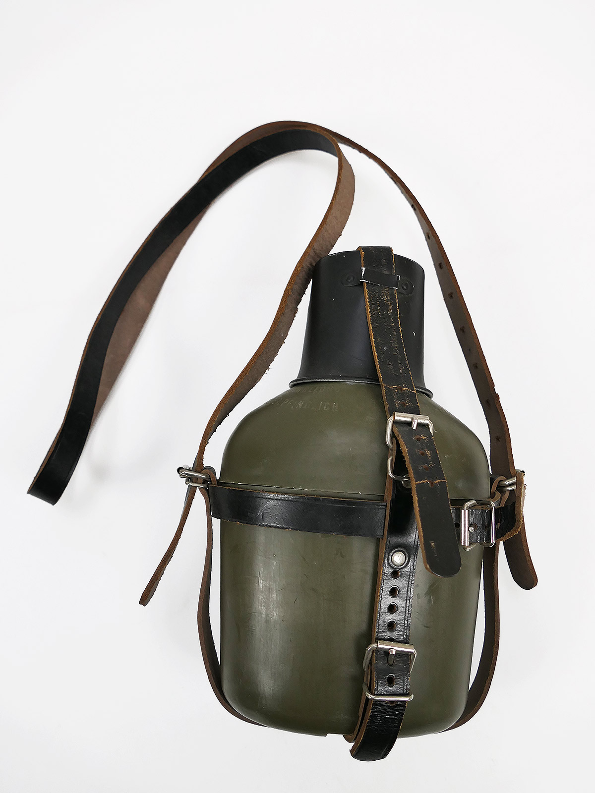 P1670224 Original Bundeswehr BW Feldflasche Zwischenmodell AWS 58 mit Aluminium Becher + Tragegestell