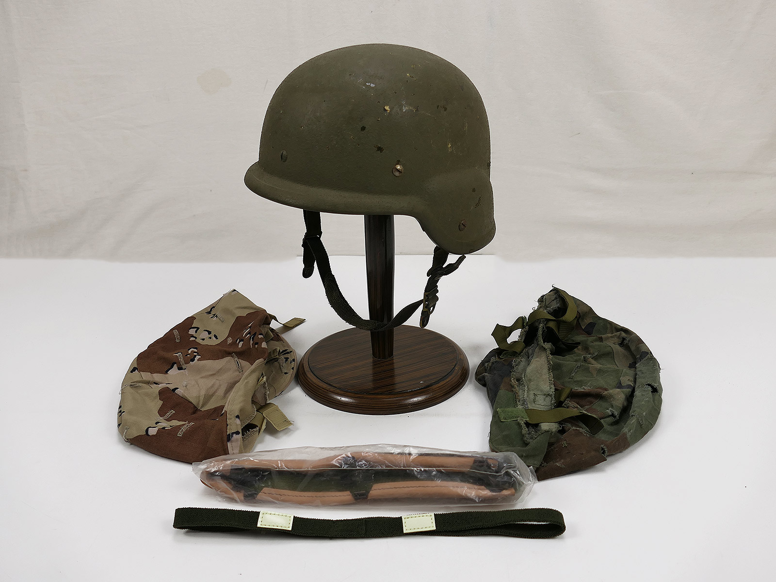 #71 Nato PASGT Gefechtshelm Infantry Combat Helm Gr. S mit US Desert + Woodland Helmbezug