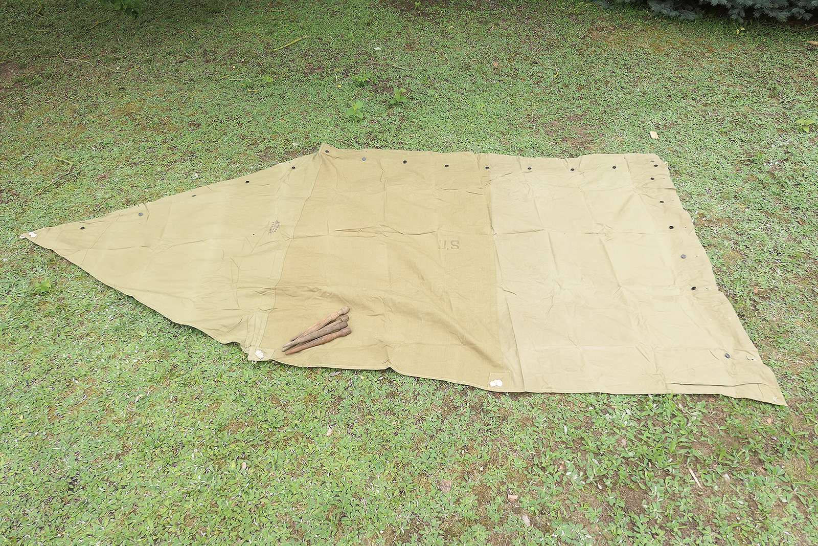#4 US Zeltbahn shelter Zeltplane tent half 1942 + 5x Holzpflöcke