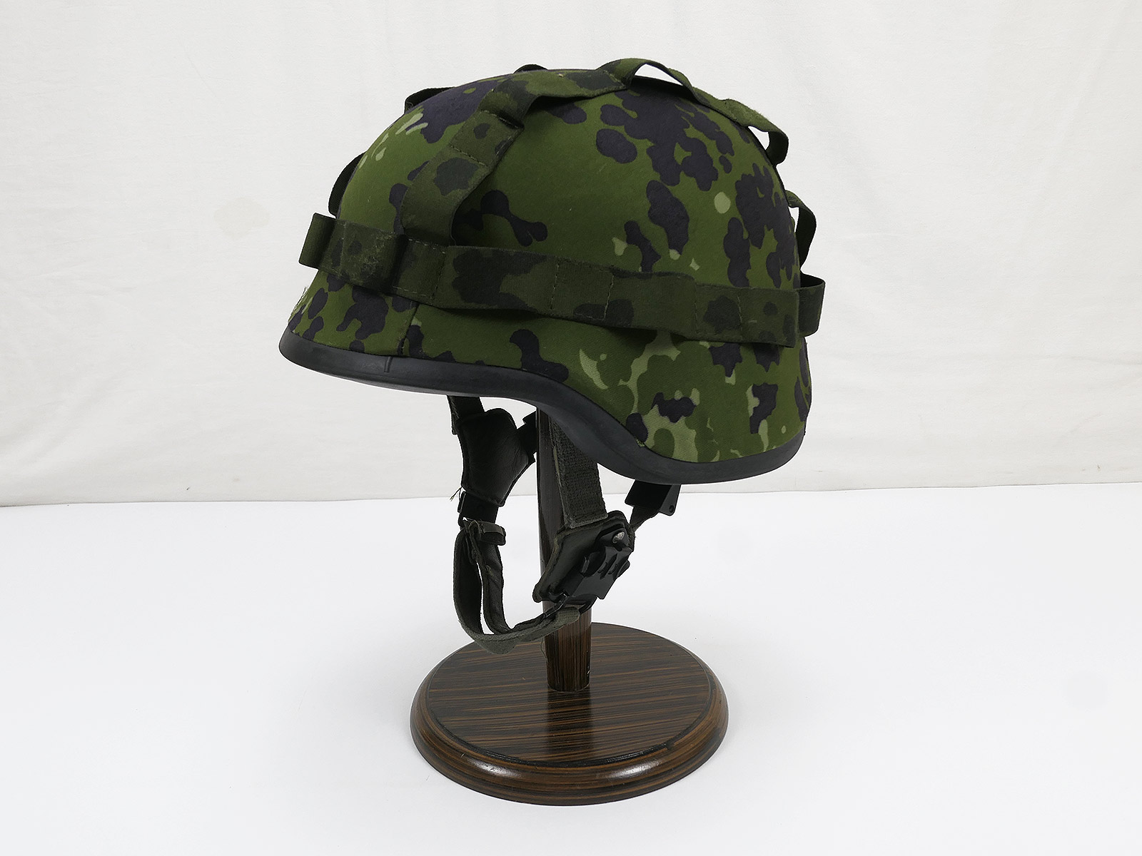 #3/ Gefechtshelm CGF Gallet Combat Helmet Denmark Einsatzhelm + Helmbezug Gr. Medium