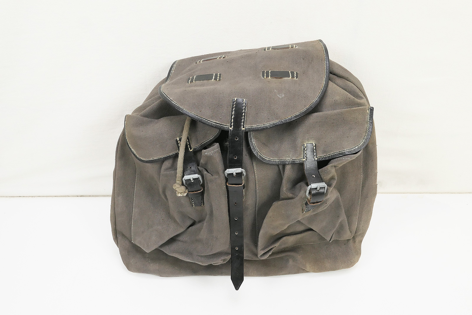 P1460324iF1i71RsErrWM #D Vintage Rucksack Blaugrau Typ wie Luftwaffe WW2