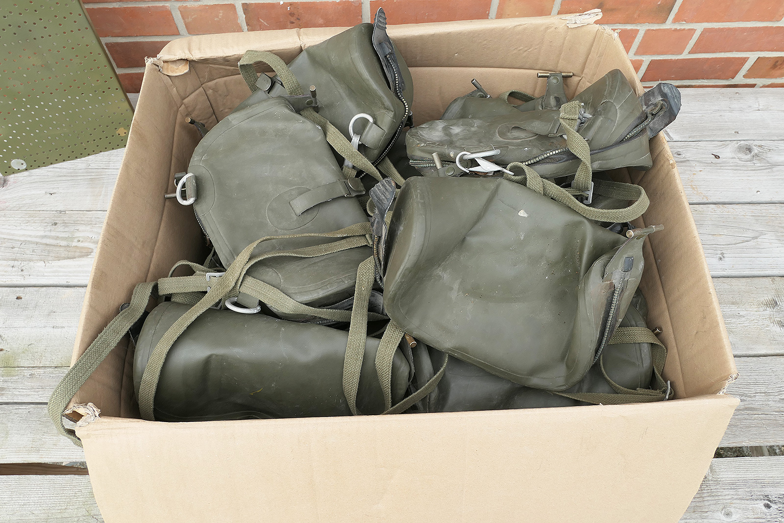P1310002WfLOJk43N0ahB BW Bundeswehr Fallschirmjäger Gasmaskentasche alte Art Tasche für Gasmaske