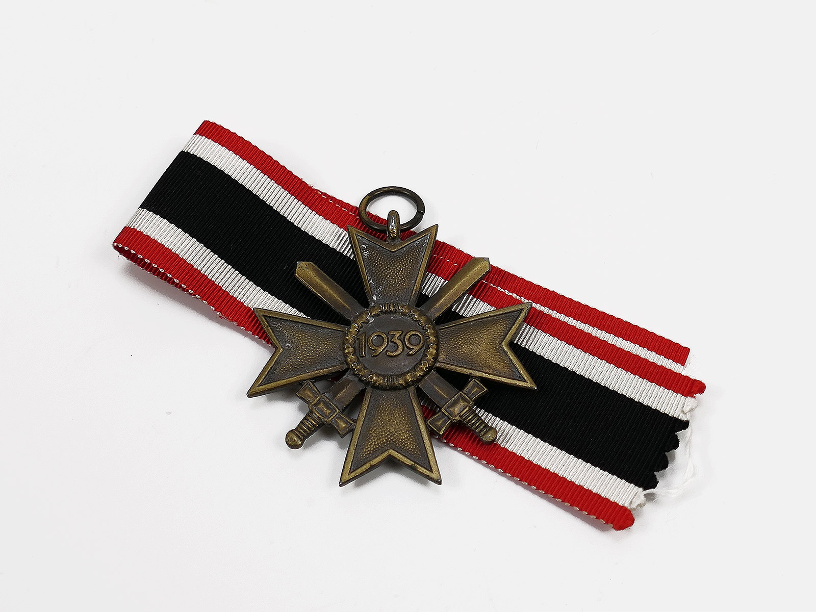 Original Kriegsverdienstkreuz 2.Klasse mit Schwertern KVK 1939 mit Band Hersteller 100
