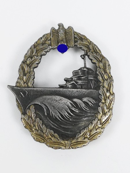 Kriegsmarine Zerstörer - Kriegsabzeichen Marine S.H.& Co.alte Museumsanfertigung mit schöner Patina