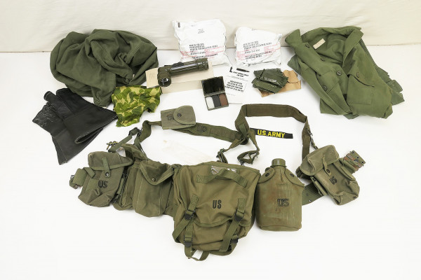 #B Typ M-1956 webbing US Army Vietnam Sturmgepäck - Pistol Belt Bags Pouches Cover Torch Patches
