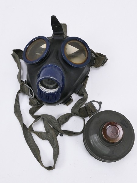 Wehrmacht Gasmaske Schutzmaske Gr.3 bmw 1944 Gummi WaA + Filter FE41 #83