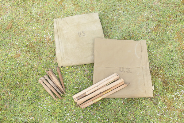 #5 US Zelt 2x Zeltbahn shelter Zeltplane tent half 1942 + 2x Stangen 7x Holzpflöcke - Zweimannzelt