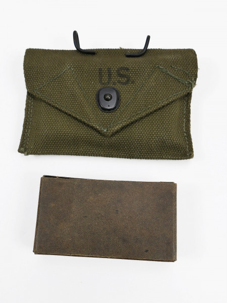 US Army First Aid Kit - Pouch 1944 oliv + Dressing Erste Hilfe Carlisle Verbandspäckchen