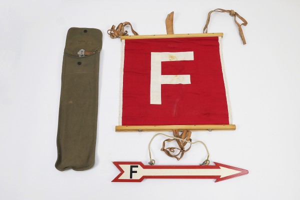 #13 Typ Wehrmacht Funk Fernmelde Pfeil Kennzeichnung Fernmeldeflagge Funk Fahne