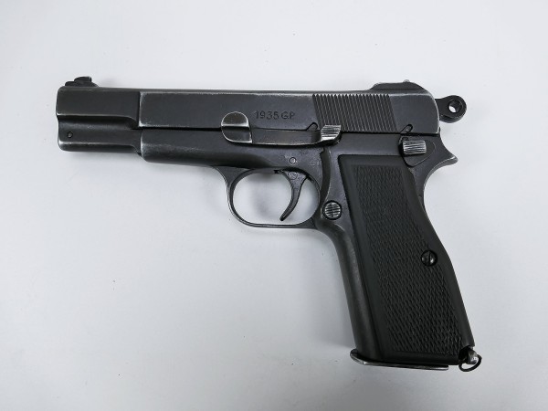 Pistole FN Browning HP 35 antik Deko Modell Filmwaffe Belgien WW2