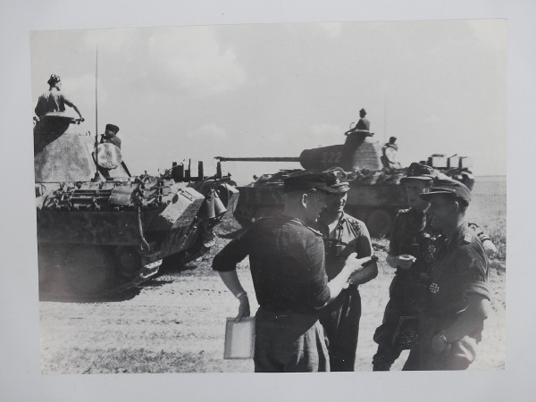 Poster / Bild Führer der 5. Panther Kp. / III Gepanzerte GERMANIA im Austausch (40x30cm)