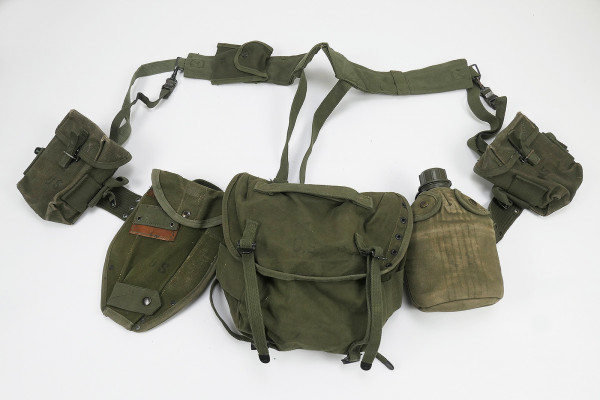 US Army Vietnam Sturmgepäck M-1956 Pack - Pistol Belt Bags Pouches Buttpack Canteen Suspenders