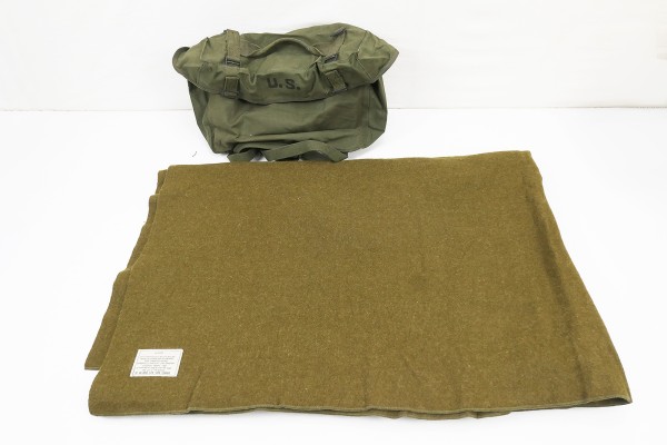 #6 US Pack Field Cargo M-1945 Tasche + US Wool virgin Blanket Decke