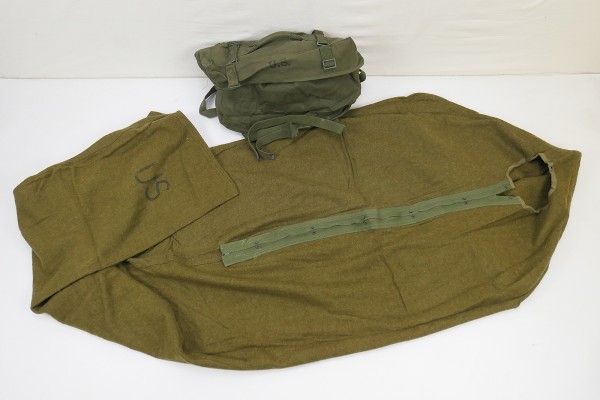 #5 US Pack Field Cargo M-1945 Tasche + US Wool Sleeping Bag Schlafsack