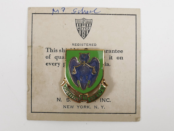 US WW2 Military Unit Crests Insignia MILITARY POLICE TRAINING SCHOOL Pin Medal Badge Abzeichen