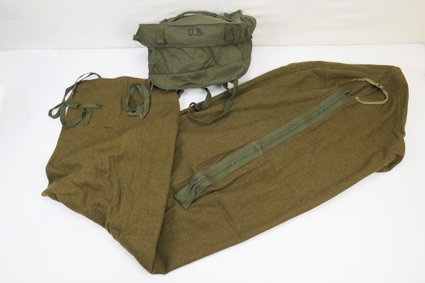#4 US Pack Field Cargo M-1945 Tasche + US Wool Sleeping Bag Schlafsack