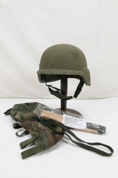 #26 US ARMY PASGT Gefechtshelm Original Combat Helm Gr. Small mit woodland Helmbezug