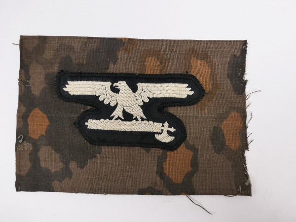 Abzeichen Italienische Waffen Elite Nr.1 Ärmeladler auf original Eichenlaub Stoff Herbst