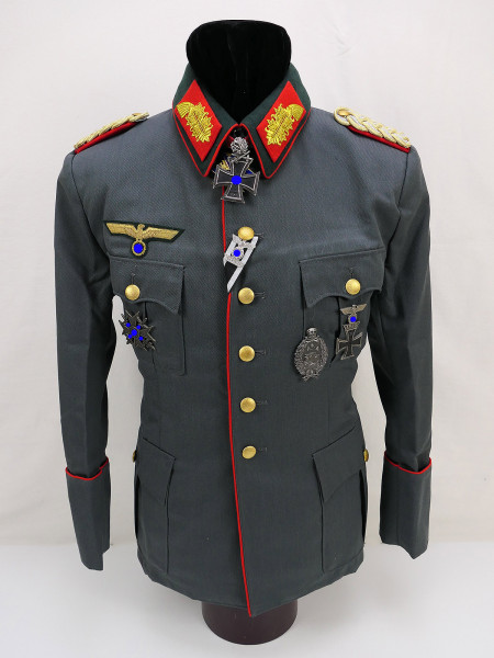 Wehrmacht M36 Uniform Feldbluse General Gr.S mit Ritterkreuz Pour Le Merite Spanienkreuz effektiert