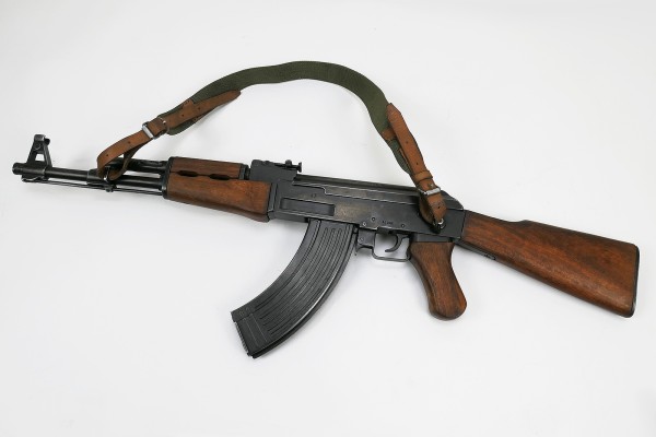 Kalashnikov AK47 Vietnam Antik Finish mit Tragegurt Deko Modell zerlegbar