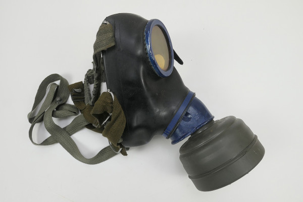 Wehrmacht Gasmaske Schutzmaske Gr.3 btc44 Gummi + Filter FE41