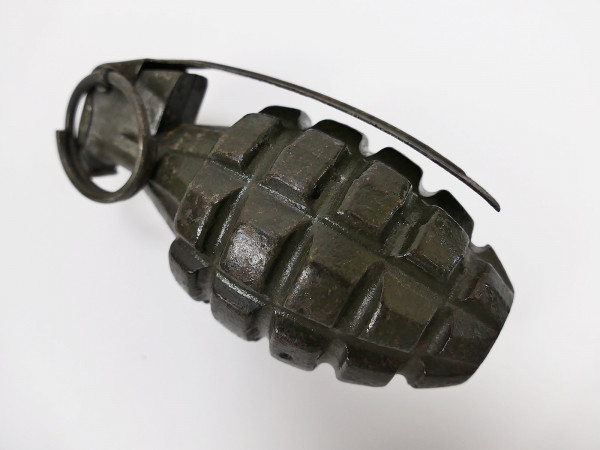 #B Original US ARMY MK2 Grenade Pineapple Ananas Splitter Handgranate Metall Granate zerlegbar