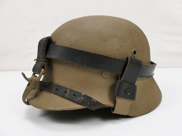 Wehrmacht DAK Afrikakorps Stahlhelm Typ M35 Gr.57 Antik mit Tragegurt / Gestell fürs Koppel