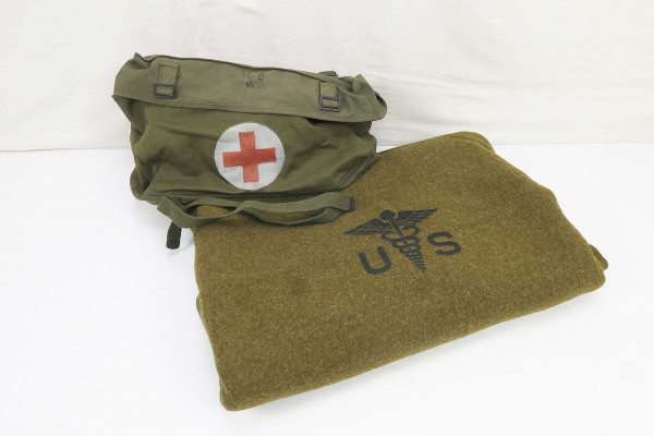 #3 US Sanitäter Pack Field Cargo M-1945 Tasche + Wool virgin Blanket Aesculab Decke Red Cross