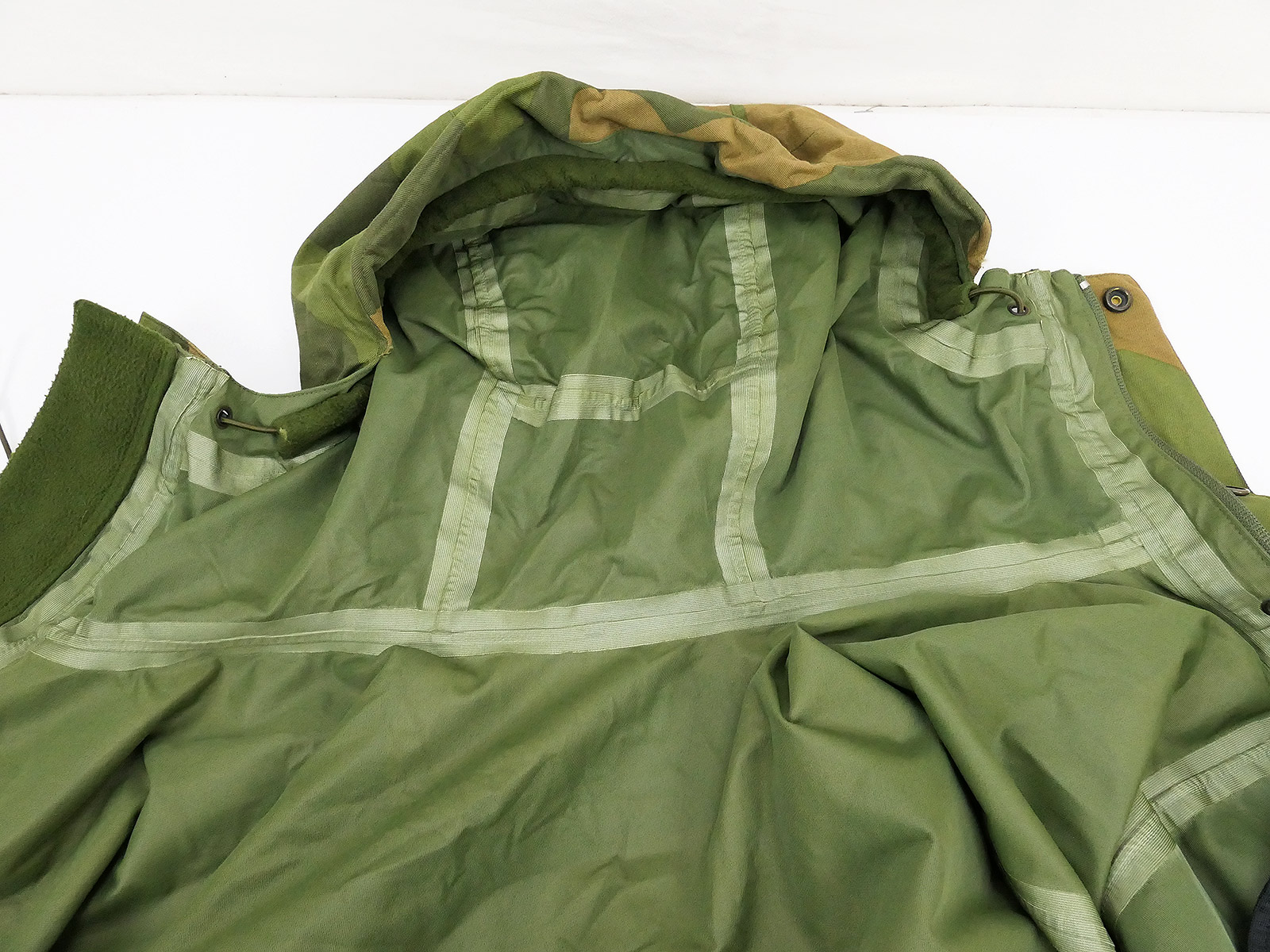 Norwegian Army M/02 Gore-tex camouflage Jacket Helly Hansen Nässeschutz ...