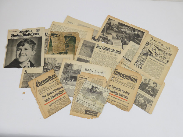 Konvolut Ausschnitte Teile von Zeitungen / Zeitungsausschnitte Zeitungsblätter aus der Zeit
